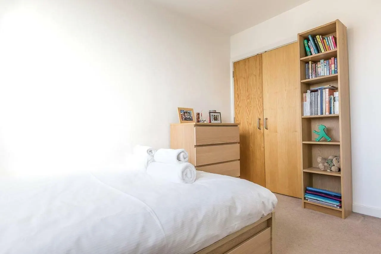 Modern 1 Bedroom Apartment In E1 With Great Views London 0*,  United Kingdom