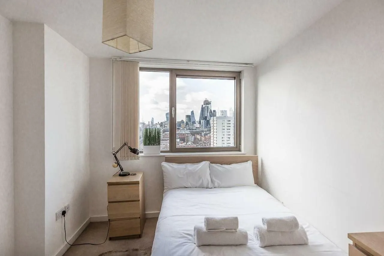 Modern 1 Bedroom Apartment In E1 With Great Views London