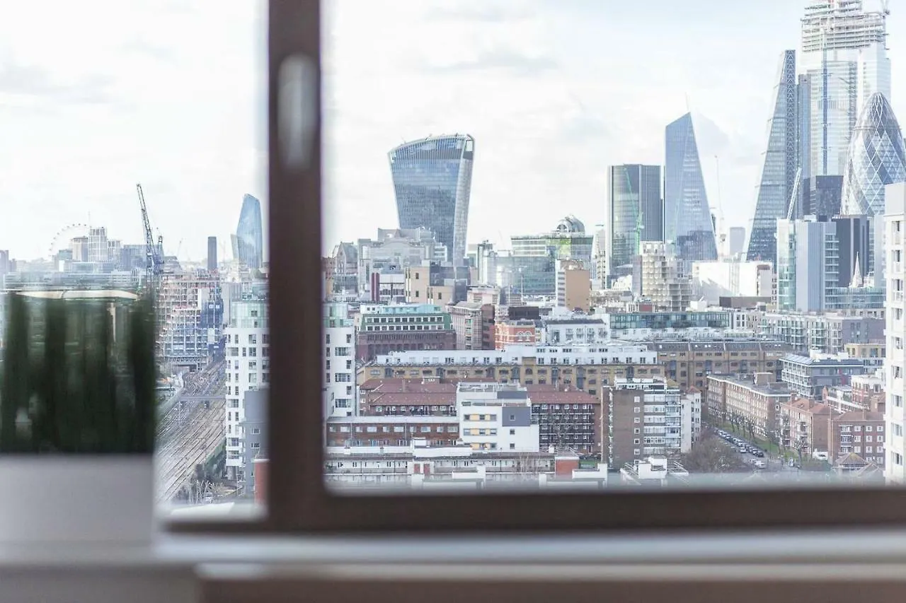 Modern 1 Bedroom Apartment In E1 With Great Views London